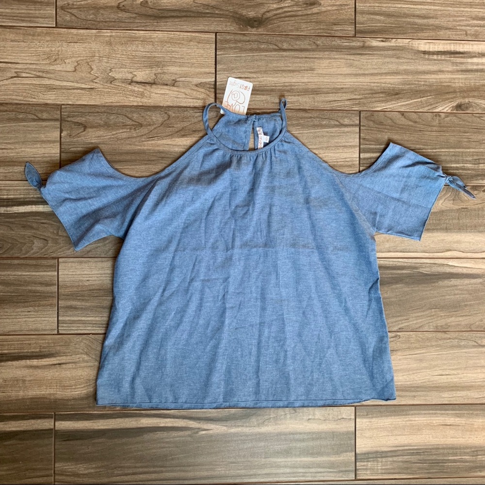 Top - Picture 2 of 3